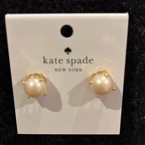 Kate Spade Pearl Gumdrop Studs / NWT